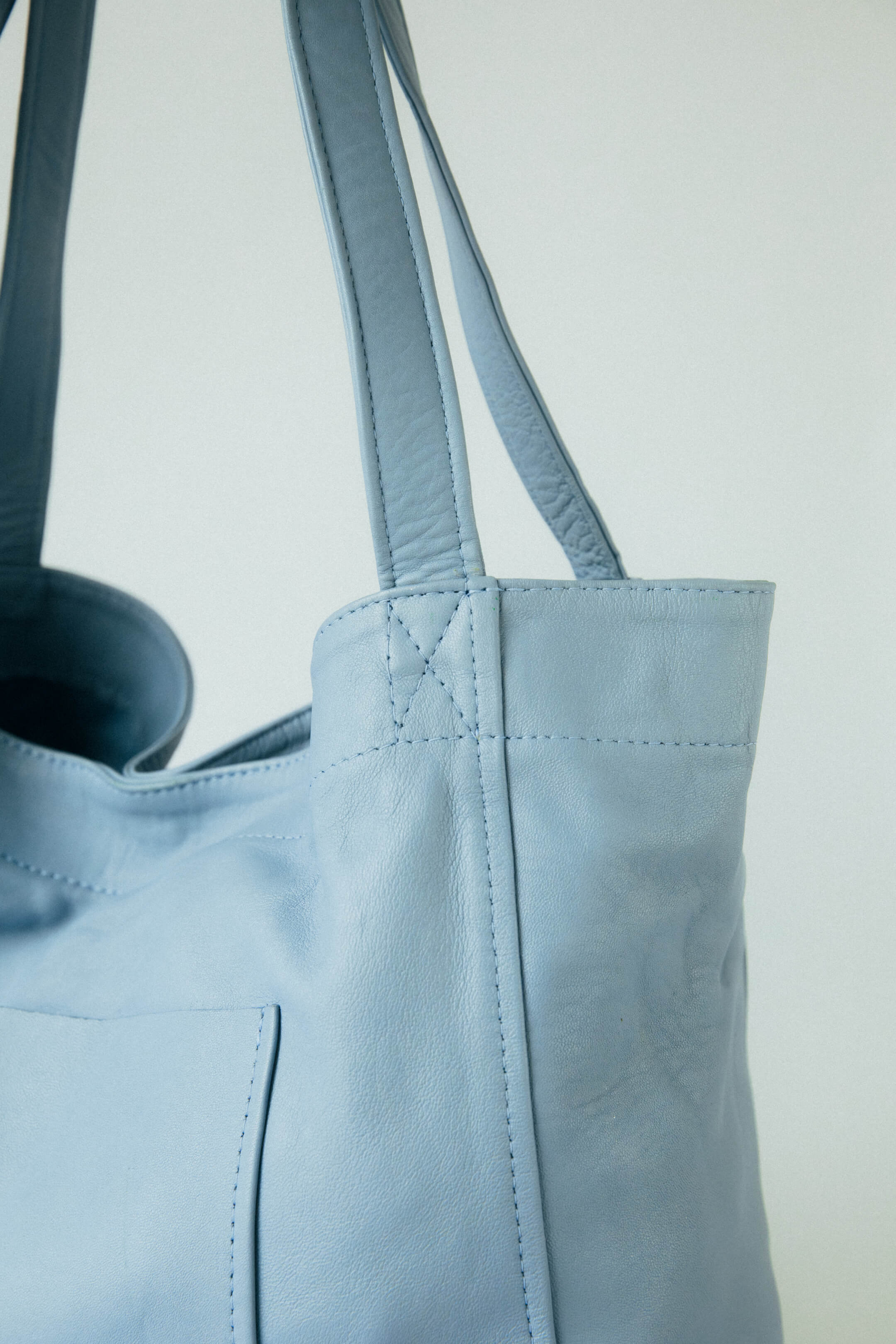 Soft Leather Maxi Tote Blue Jeans