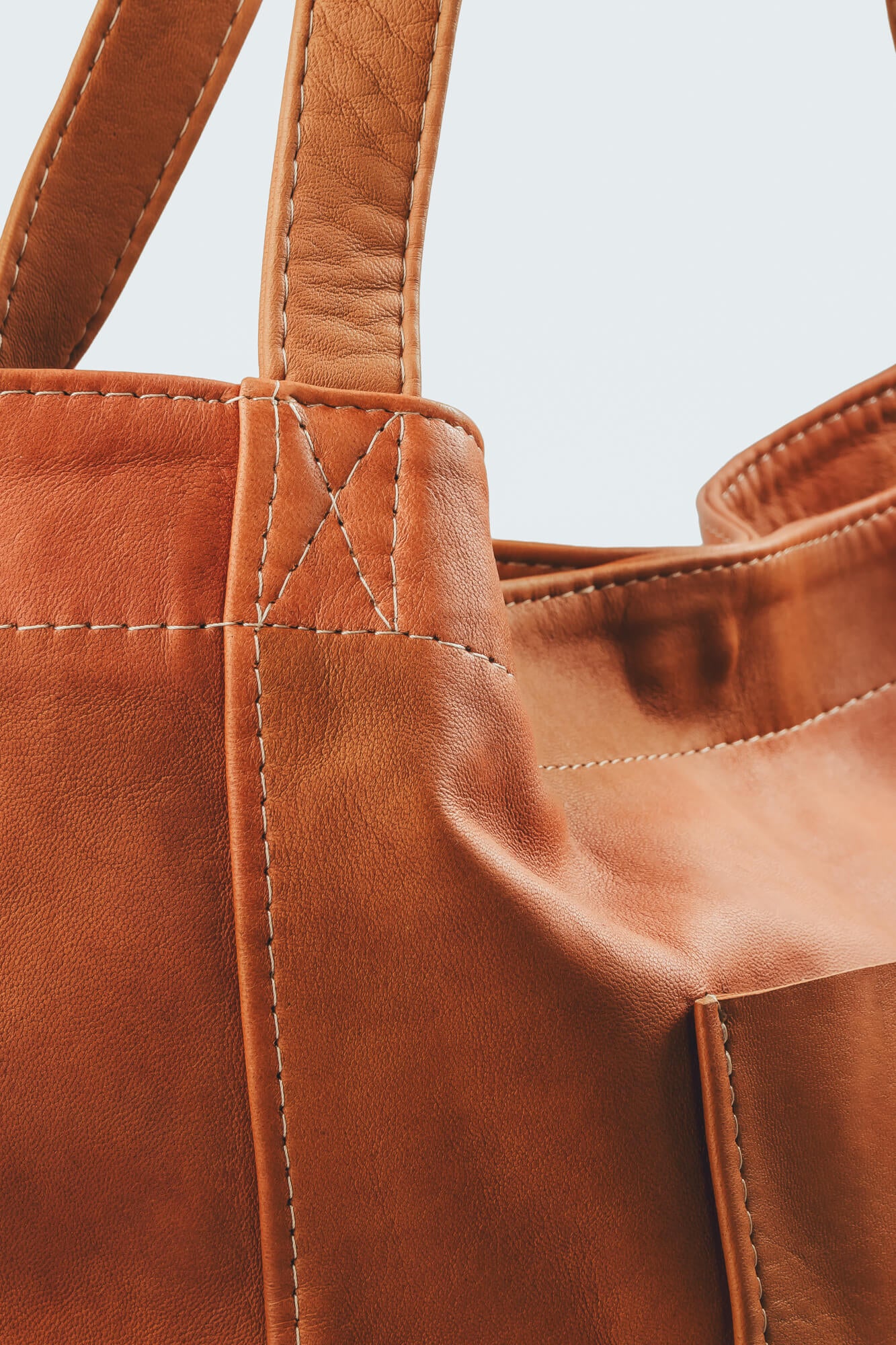 Soft Leather Maxi Tote Cognac with Zipper