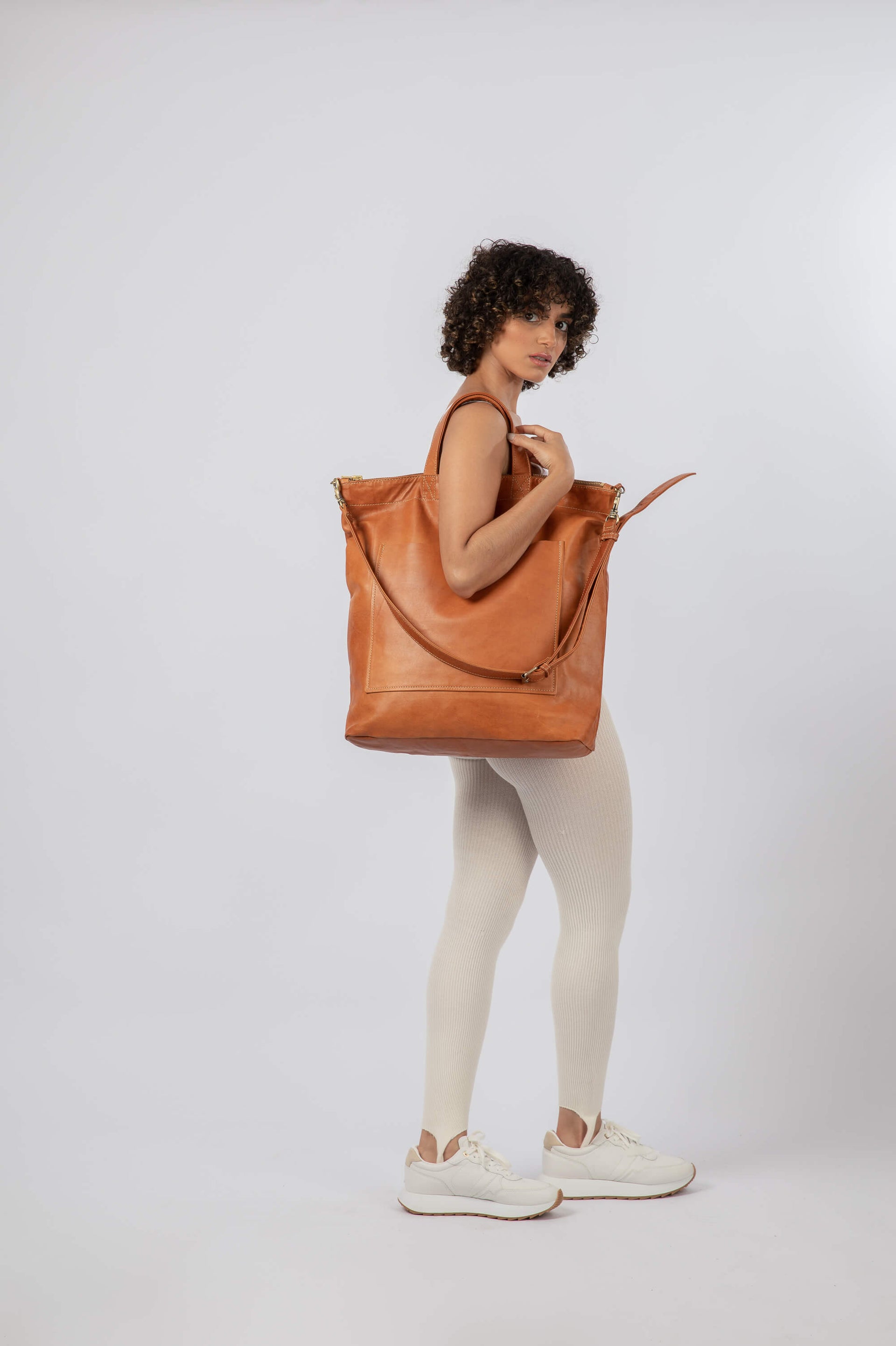Overnight Soft Leather Tote with Zipper Cognac